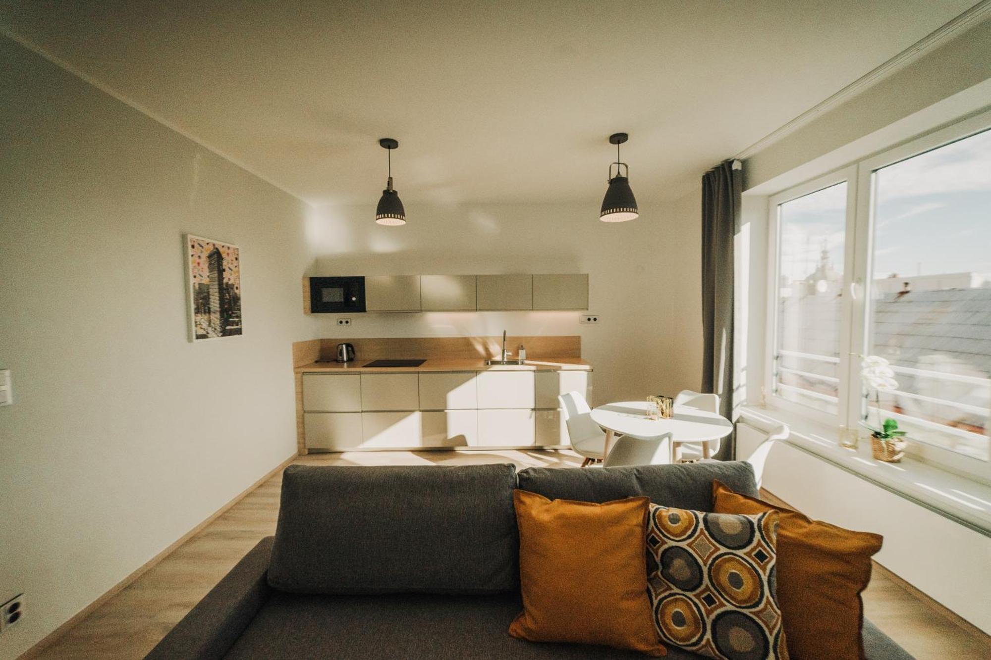 Citybeat Apartments, 400M From The Square プルゼニ エクステリア 写真