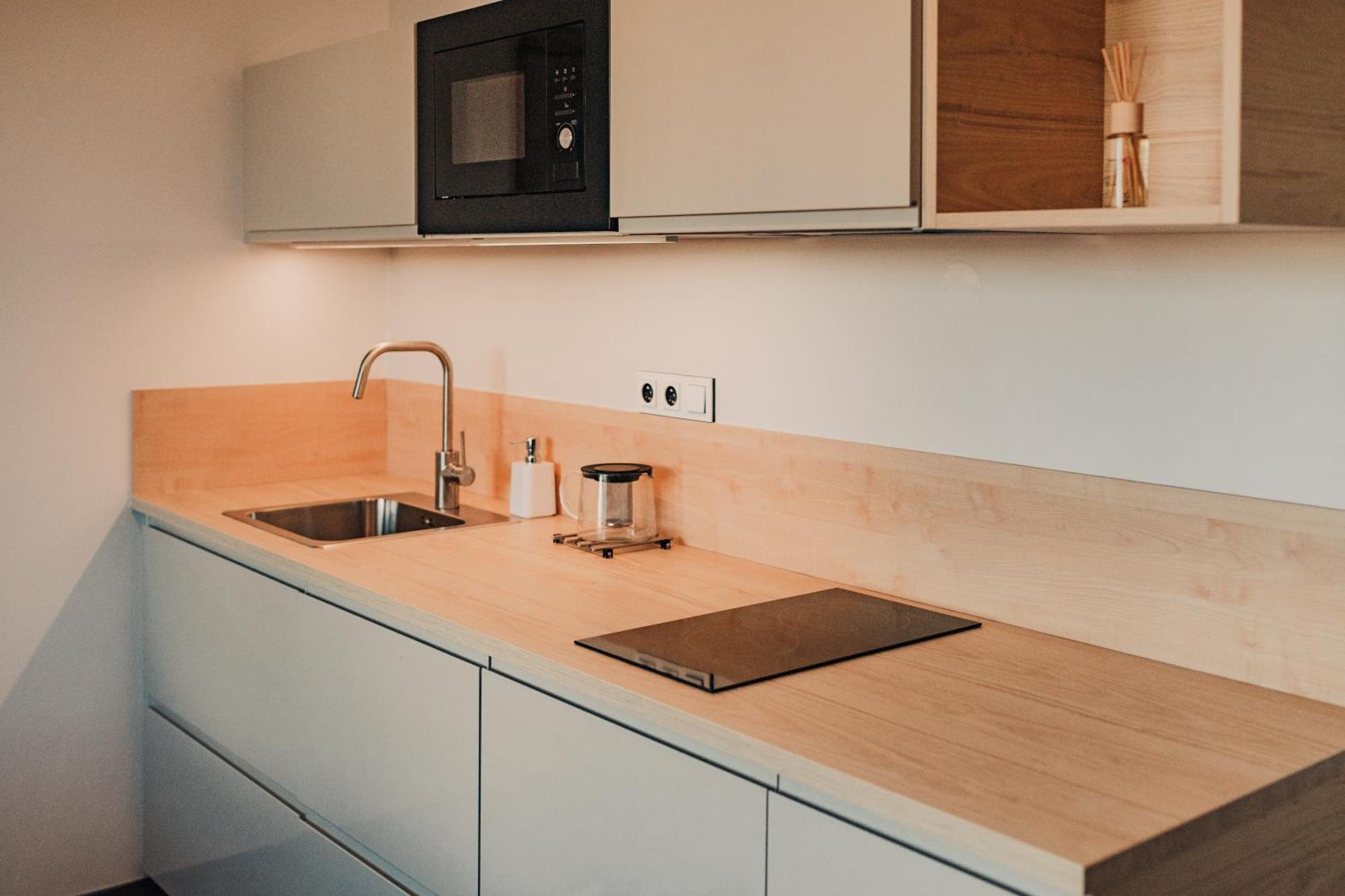 Citybeat Apartments, 400M From The Square プルゼニ エクステリア 写真