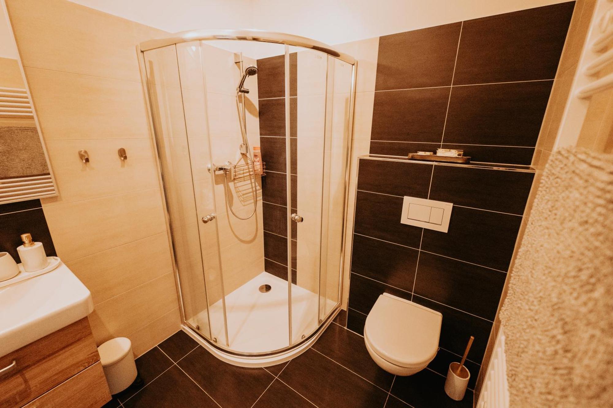 Citybeat Apartments, 400M From The Square プルゼニ エクステリア 写真