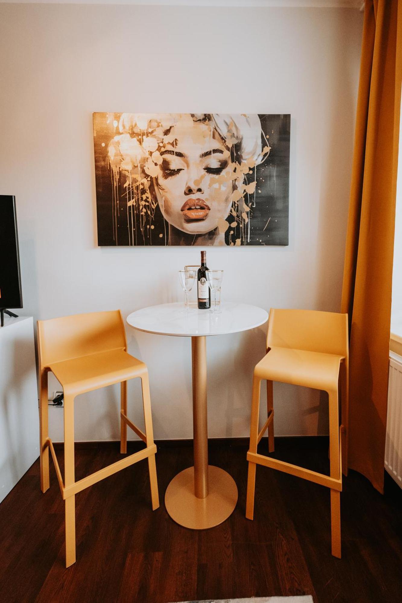Citybeat Apartments, 400M From The Square プルゼニ エクステリア 写真